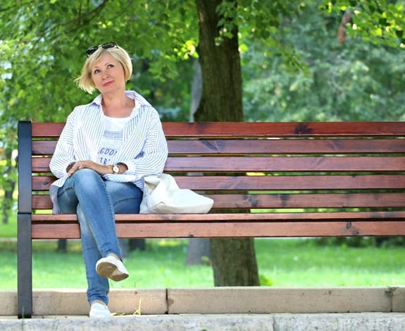 Does menopause make hair brittle and dry?