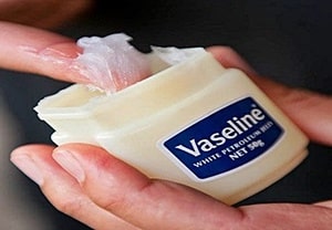 How to Easily Get Vaseline (Petroleum Jelly) Out of Your Hair!